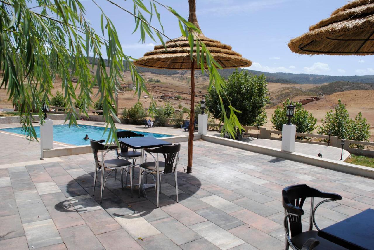 Tamanoucht Hotel Ifrane  Bagian luar foto