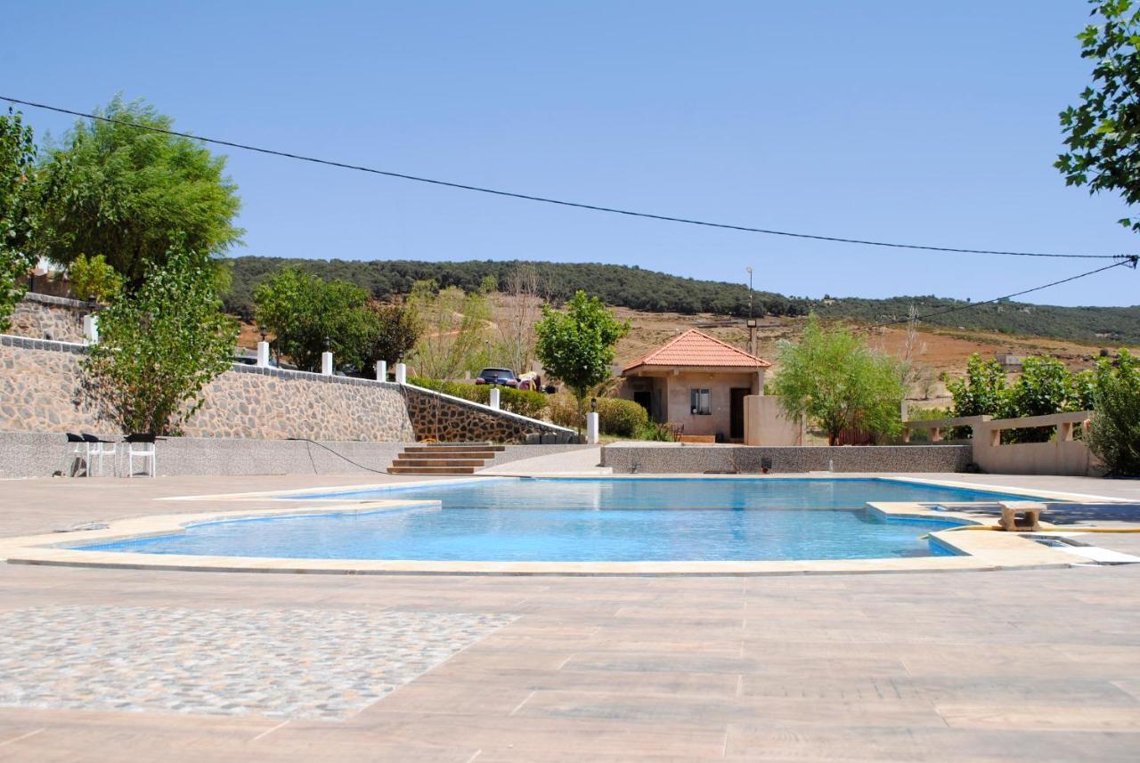 Tamanoucht Hotel Ifrane  Bagian luar foto