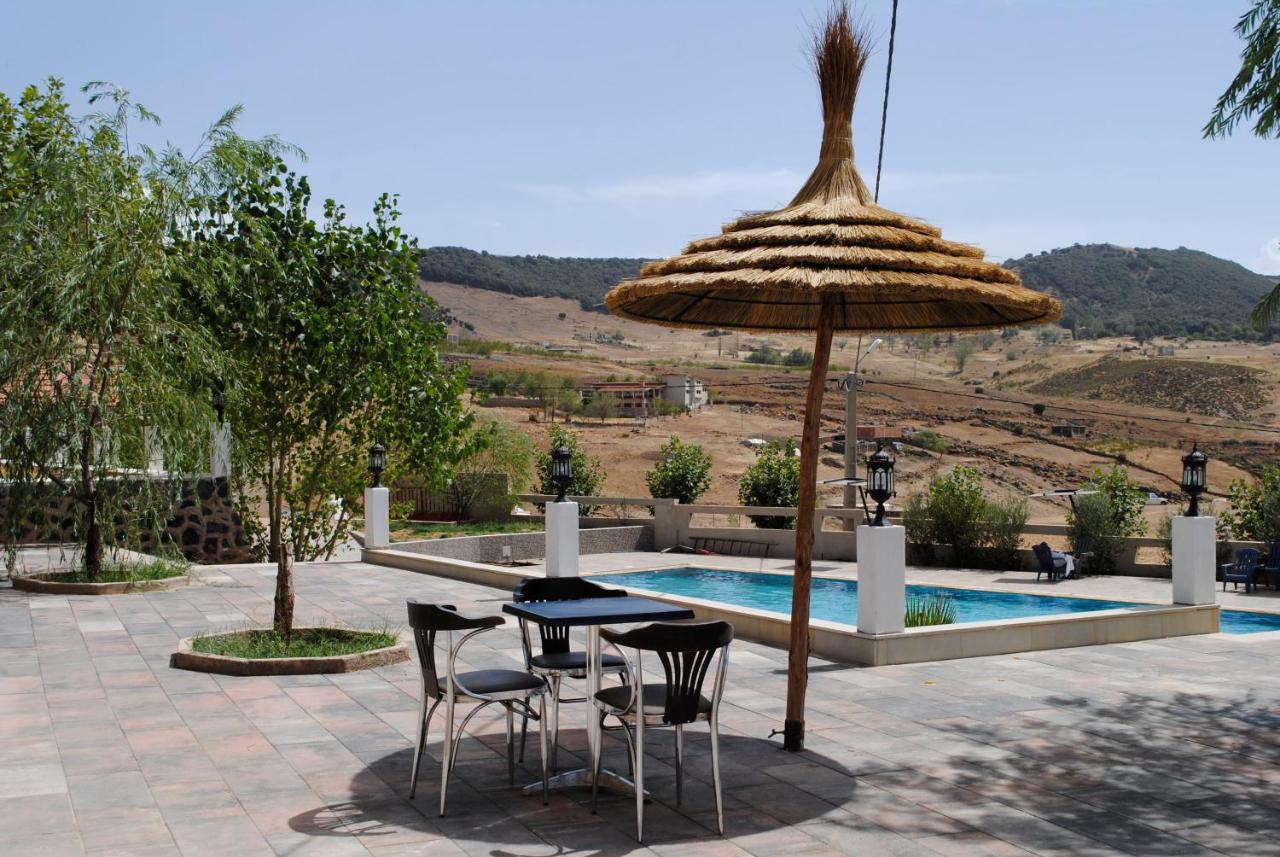Tamanoucht Hotel Ifrane  Bagian luar foto
