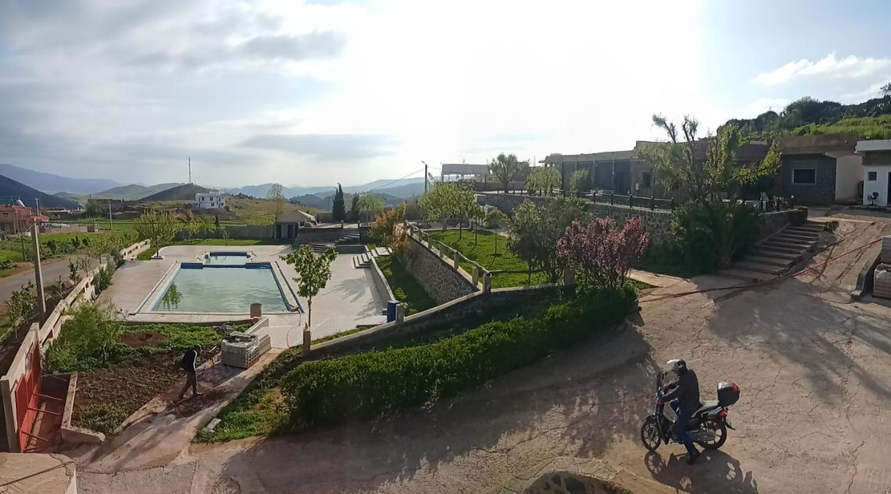 Tamanoucht Hotel Ifrane  Bagian luar foto