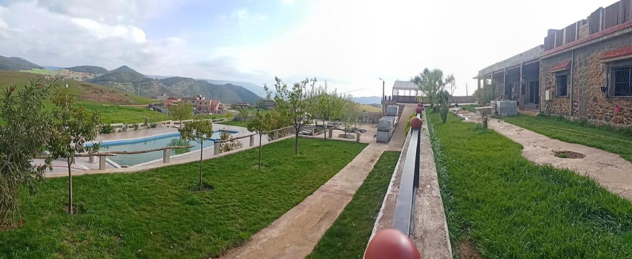 Tamanoucht Hotel Ifrane  Bagian luar foto