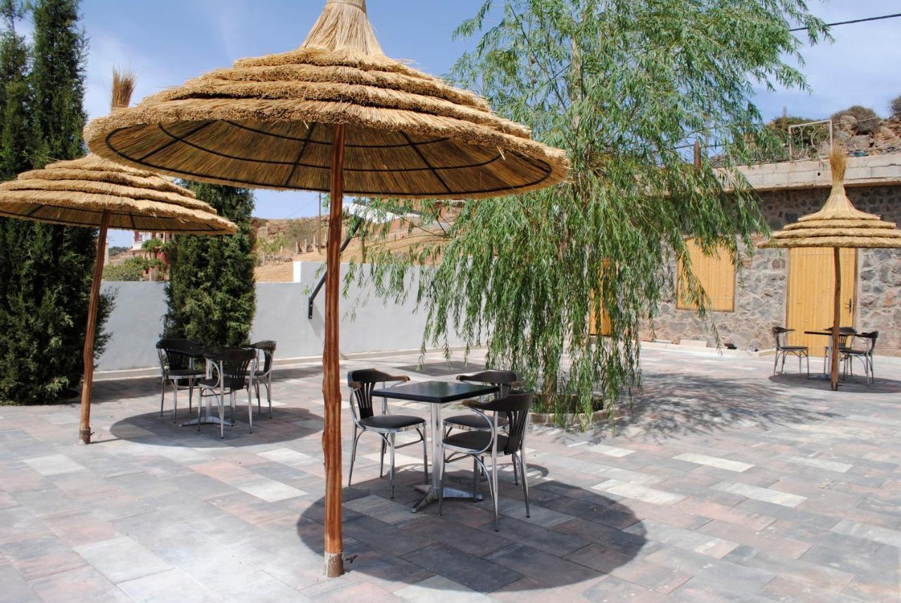 Tamanoucht Hotel Ifrane  Bagian luar foto