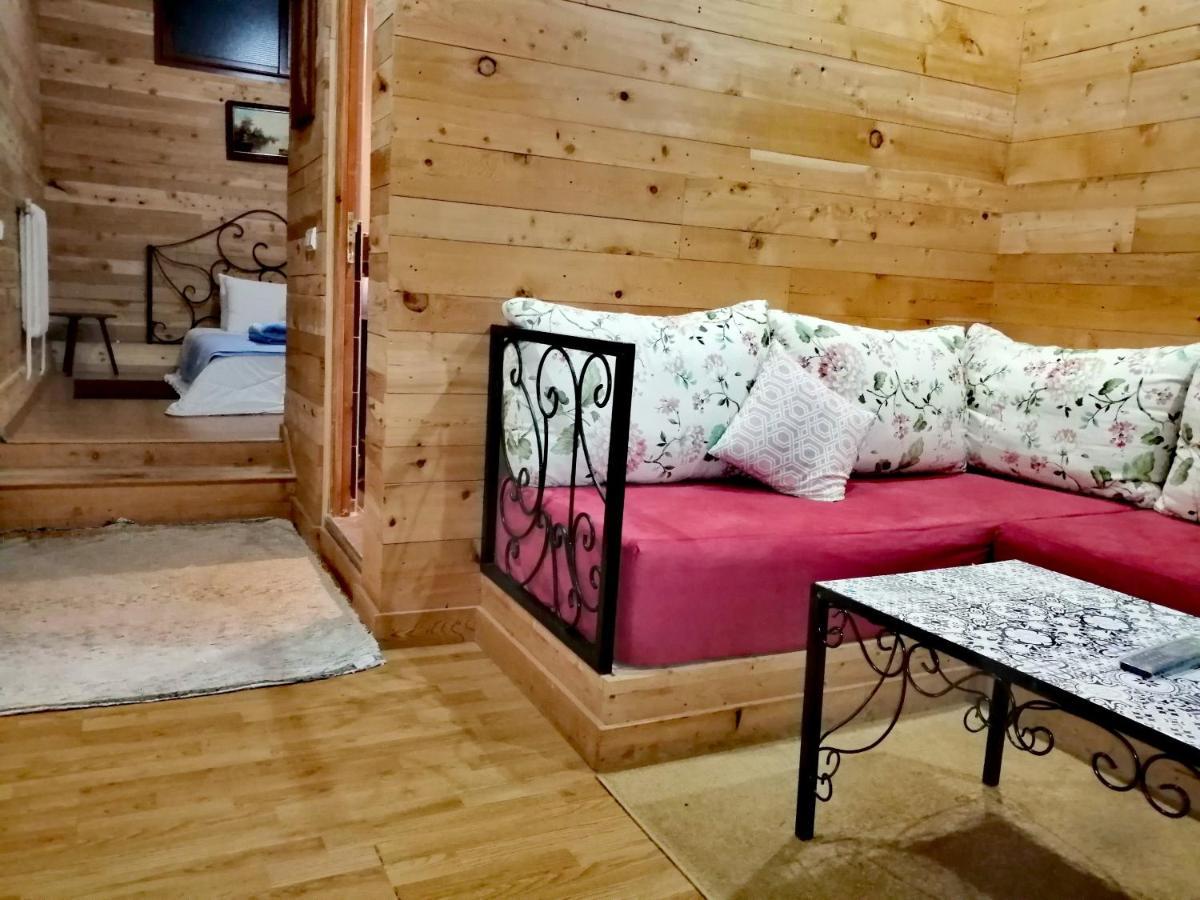 Tamanoucht Hotel Ifrane  Bagian luar foto