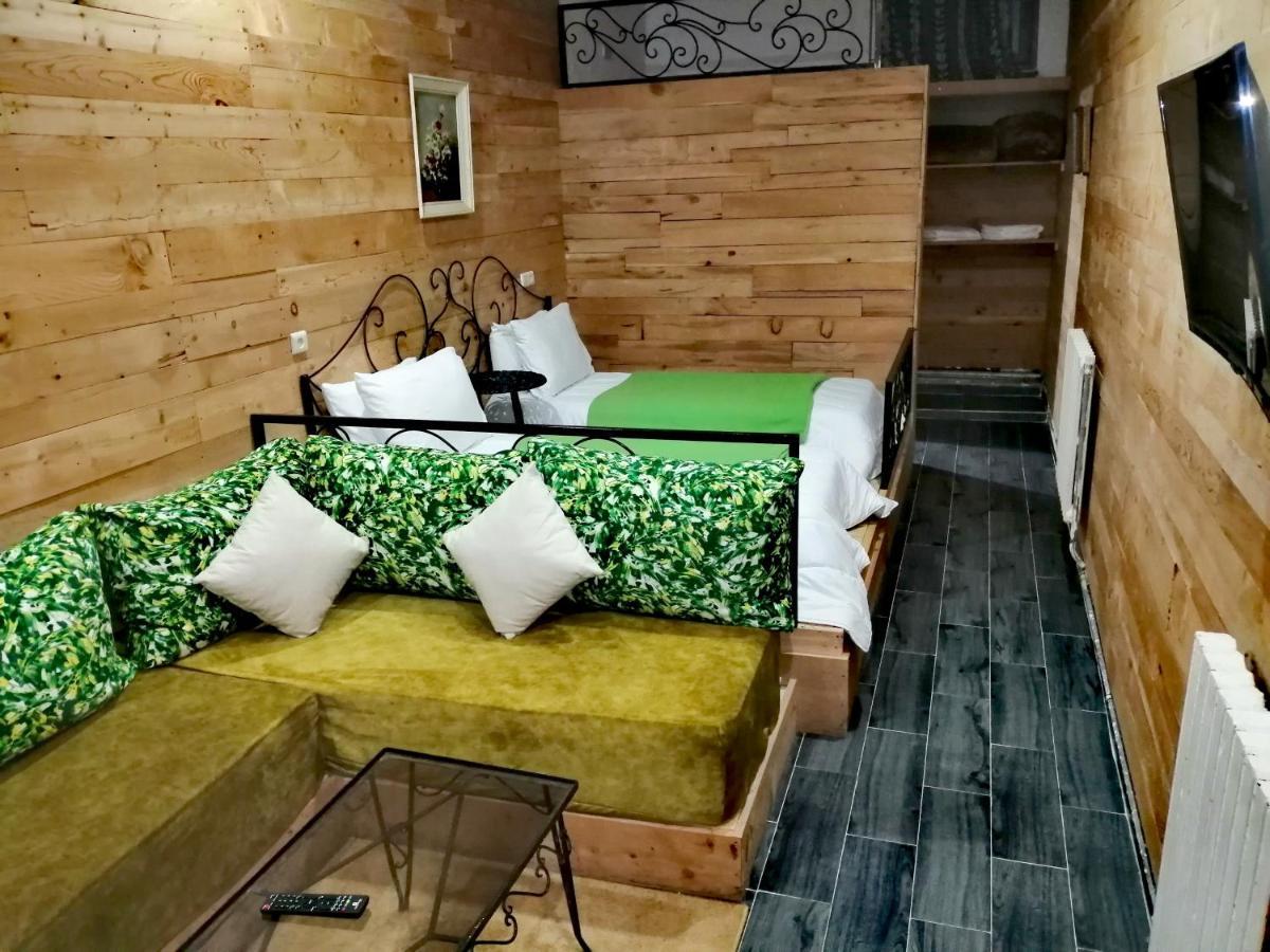 Tamanoucht Hotel Ifrane  Ruang foto